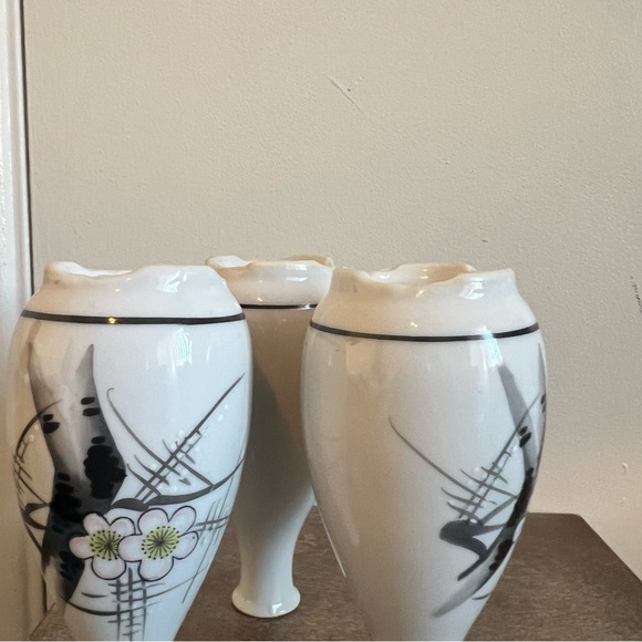Japanese Celadon Porcelain Seiji Vases - Picture 6 of 14